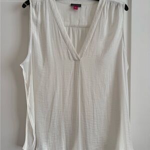 Vince Camuto White V-Neck Sleeveless Camisole Top